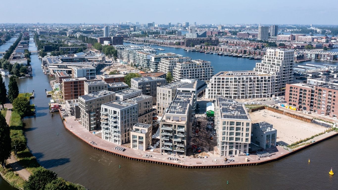 Luchtfoto van het Oostelijk Havengebied in Amsterdam